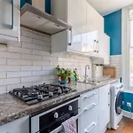 Cheerful 1 Bedroom Flat In The Heart Of North London