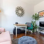 Cheerful 1 Bedroom Flat In The Heart Of North London