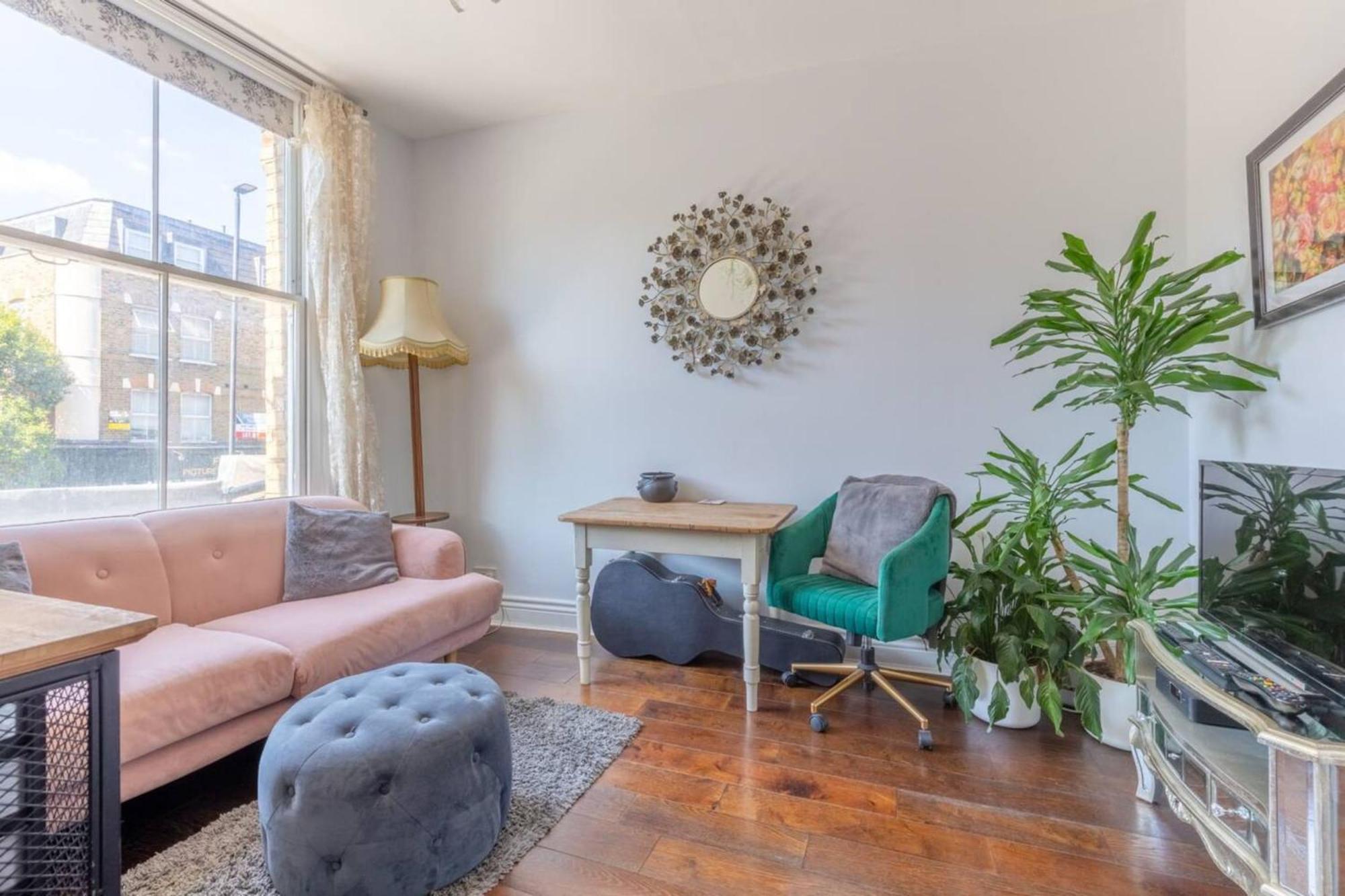 Cheerful 1 Bedroom Flat In The Heart Of North *